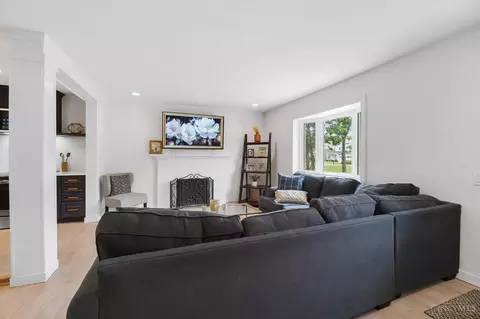 Living - 8203 Forest Rd, Cincinnati, OH 45255 photo 3 of 5