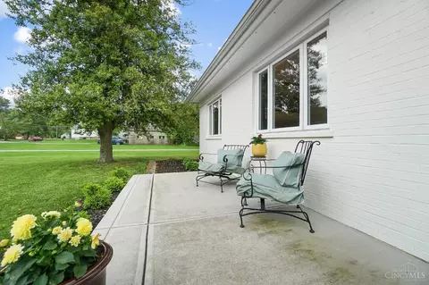 Exterior - 8203 Forest Rd, Cincinnati, OH 45255 photo 6 of 22