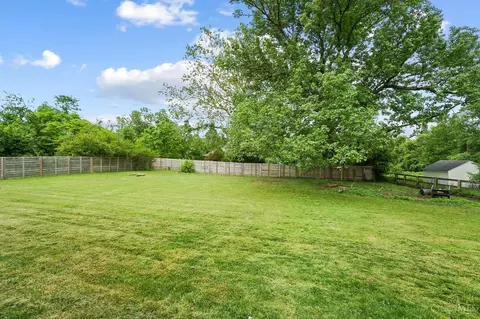 Exterior - 8203 Forest Rd, Cincinnati, OH 45255 photo 20 of 22