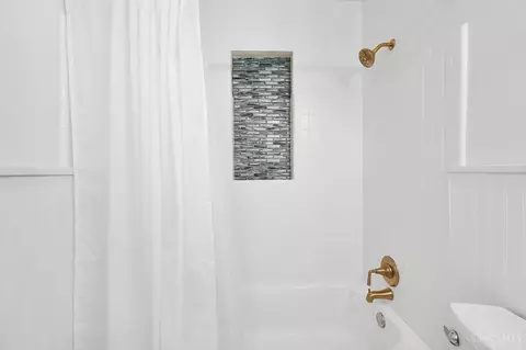 Bath - 8203 Forest Rd, Cincinnati, OH 45255 photo 8 of 8