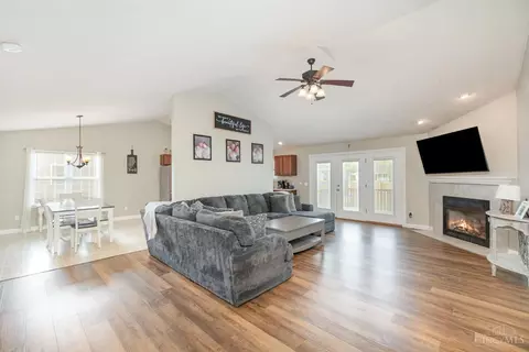 Living - 129 Willow Run Rd, Mount Orab, OH 45154 photo 1 of 1