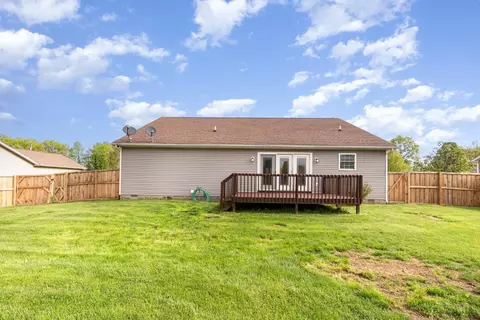 Exterior - 129 Willow Run Rd, Mount Orab, OH 45154 photo 4 of 7