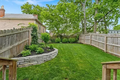 Exterior - 2948 Hackberry St, Cincinnati, OH 45206 photo 6 of 8