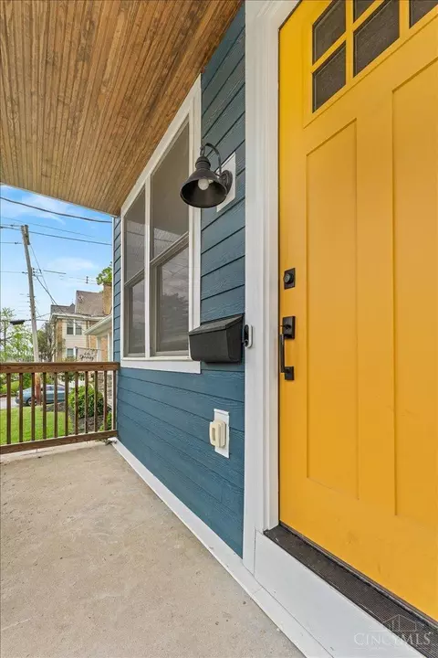 Exterior - 2948 Hackberry St, Cincinnati, OH 45206 photo 3 of 8