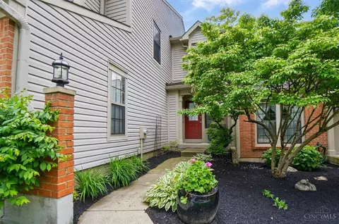 5277 Barony Pl, Sharonville, OH 45241