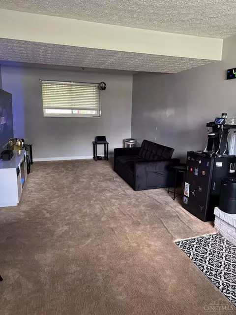 Living - 7973 Autumnwind Dr, Cincinnati, OH 45249 photo 2 of 2