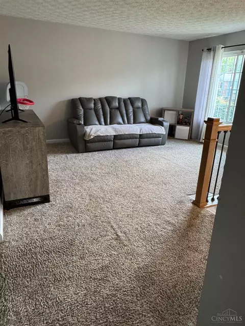 Living - 7973 Autumnwind Dr, Cincinnati, OH 45249 photo 1 of 2