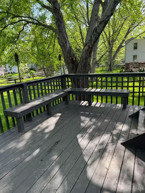 Exterior - 7973 Autumnwind Dr, Cincinnati, OH 45249 photo 2 of 5