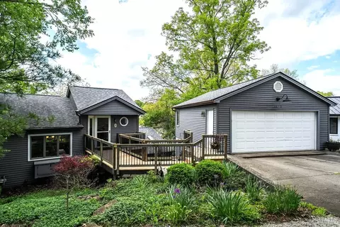 1622 Aqua Vista Dr, Lawrenceburg, IN 47025