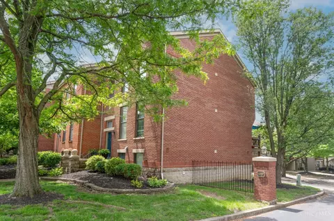 Exterior - 1007 John St, Cincinnati, OH 45203 photo 2 of 3