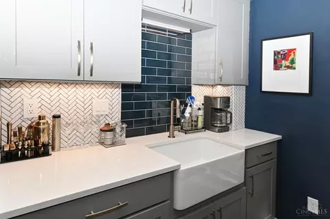 Kitchen - 1007 John St, Cincinnati, OH 45203 photo 7 of 8