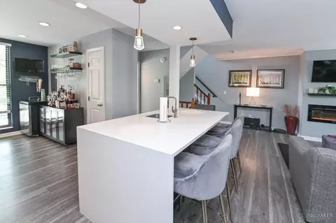 Kitchen - 1007 John St, Cincinnati, OH 45203 photo 3 of 8