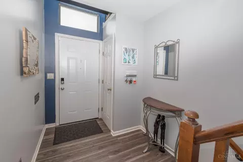 Entry Way - 1007 John St, Cincinnati, OH 45203 photo 1 of 3