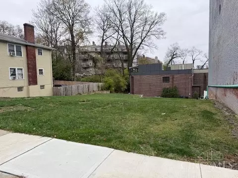 2604 Hackberry St, Cincinnati, OH 45206