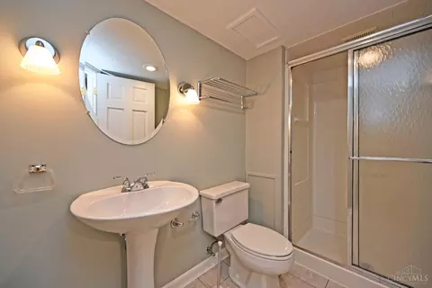 Bath - 3263 Cooper Rd, Evendale, OH 45241 photo 7 of 7