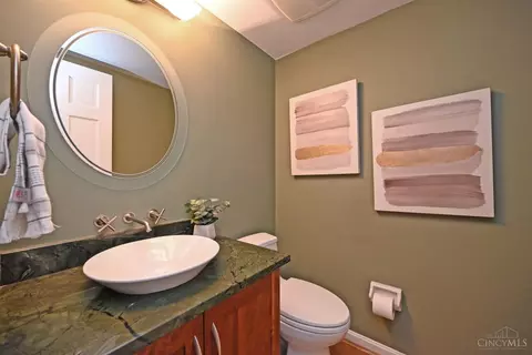 Bath - 3263 Cooper Rd, Evendale, OH 45241 photo 1 of 7