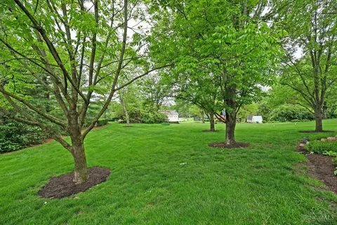 Exterior - 3263 Cooper Rd, Evendale, OH 45241 photo 7 of 9