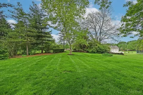Exterior - 3263 Cooper Rd, Evendale, OH 45241 photo 6 of 9