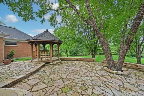Exterior - 3263 Cooper Rd, Evendale, OH 45241 photo 4 of 9