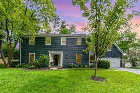 8518 Sturbridge Dr, Cincinnati, OH 45236