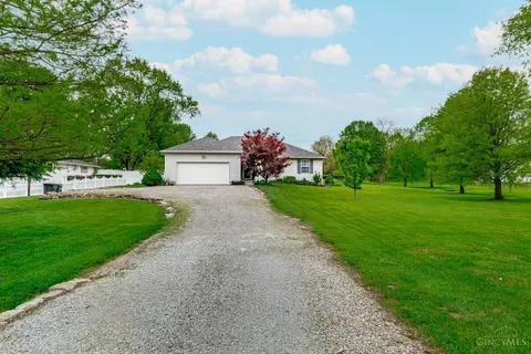 5962 Red Lion Five Points Rd, Springboro, OH 45066