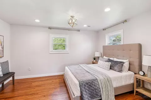 Bedroom - 7393 Baywind Dr, Montgomery, OH 45242 photo 2 of 4