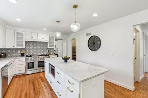 Kitchen - 7393 Baywind Dr, Montgomery, OH 45242 photo 2 of 4