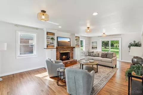 Living - 7393 Baywind Dr, Montgomery, OH 45242 photo 1 of 5