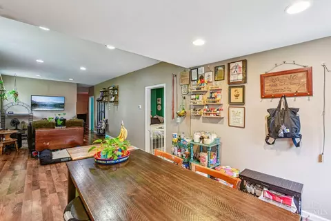 Dining - 140 Main St, Cleves, OH 45002 photo 1 of 1