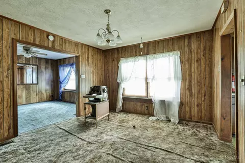 Living - 1024 Ansel Dr, Kettering, OH 45419 photo 4 of 5