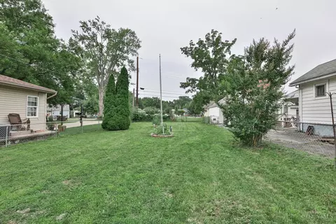 Exterior - 1024 Ansel Dr, Kettering, OH 45419 photo 7 of 8