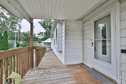 Exterior - 1024 Ansel Dr, Kettering, OH 45419 photo 1 of 8