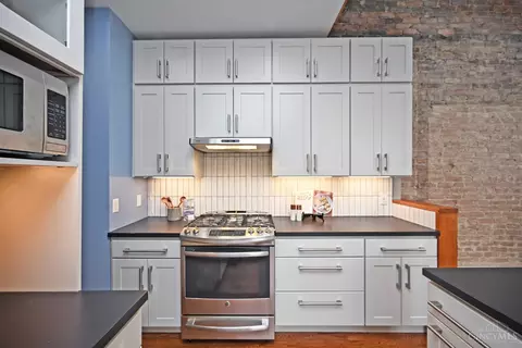 Kitchen - 1622 Walnut St, Cincinnati, OH 45202 photo 5 of 8