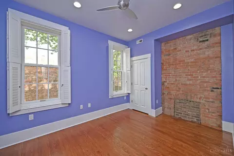 Bedroom - 1622 Walnut St, Cincinnati, OH 45202 photo 7 of 8