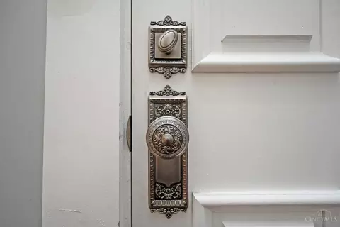 Entry Way - 1622 Walnut St, Cincinnati, OH 45202 photo 1 of 17