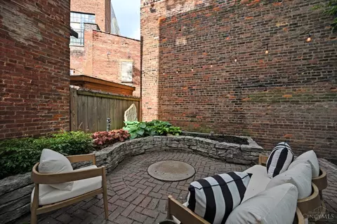 Exterior - 1622 Walnut St, Cincinnati, OH 45202 photo 10 of 13