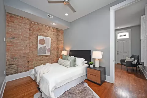 Bedroom - 1622 Walnut St, Cincinnati, OH 45202 photo 2 of 8