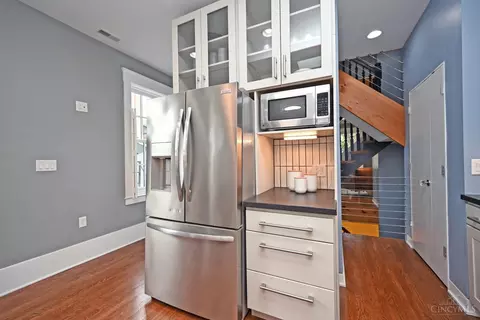 Kitchen - 1622 Walnut St, Cincinnati, OH 45202 photo 4 of 8