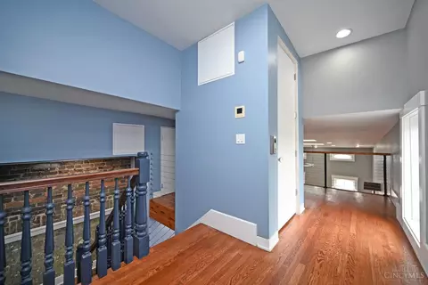 Entry Way - 1622 Walnut St, Cincinnati, OH 45202 photo 17 of 17