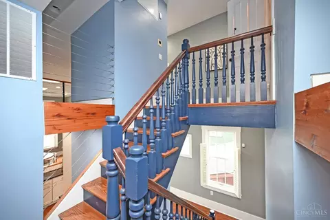 Entry Way - 1622 Walnut St, Cincinnati, OH 45202 photo 16 of 17