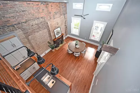Dining - 1622 Walnut St, Cincinnati, OH 45202 photo 5 of 6