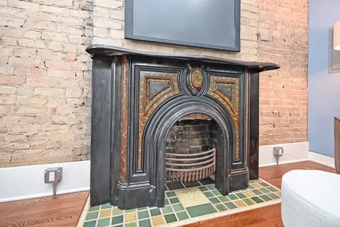 Living - 1622 Walnut St, Cincinnati, OH 45202 photo 5 of 6