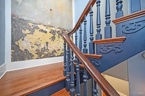 Entry Way - 1622 Walnut St, Cincinnati, OH 45202 photo 9 of 17