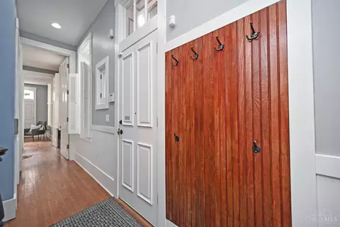 Entry Way - 1622 Walnut St, Cincinnati, OH 45202 photo 7 of 17