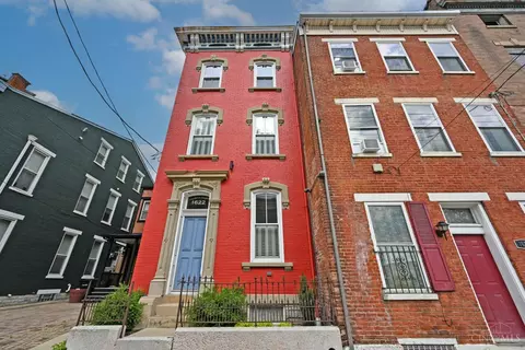Exterior - 1622 Walnut St, Cincinnati, OH 45202 photo 2 of 13