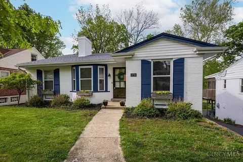 2774 Losantiridge Ave, Cincinnati, OH 45213