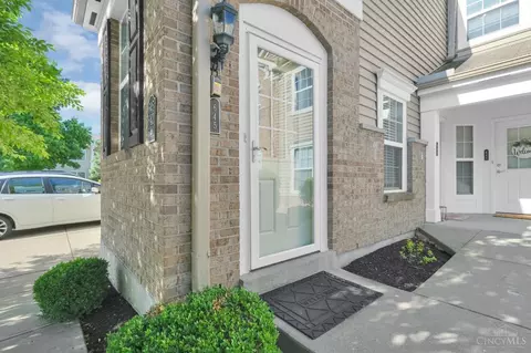 645 Heritage Sq, Harrison, OH 45030