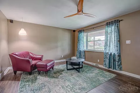 Living - 9366 Neil Dr, Cincinnati, OH 45231 photo 2 of 4
