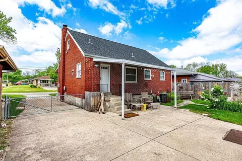 Exterior - 9366 Neil Dr, Cincinnati, OH 45231 photo 6 of 8