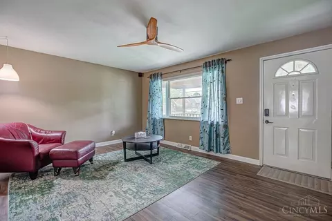 Living - 9366 Neil Dr, Cincinnati, OH 45231 photo 1 of 4